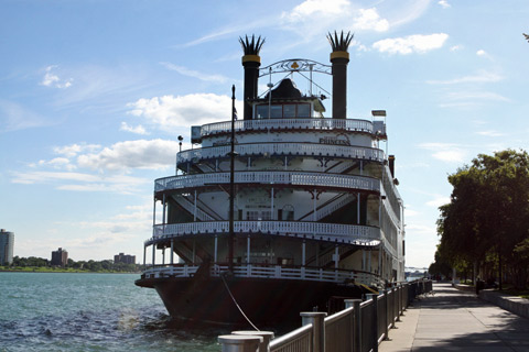 O Detroit Princess parece um antigo barco do Mississippi