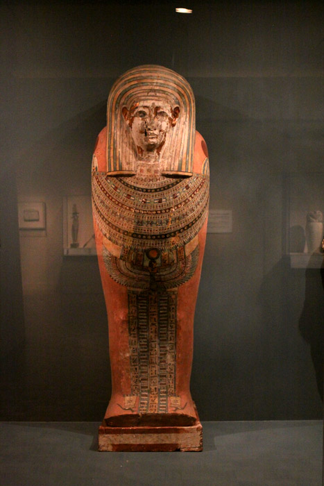 Um sarcófago egípcio no DIA