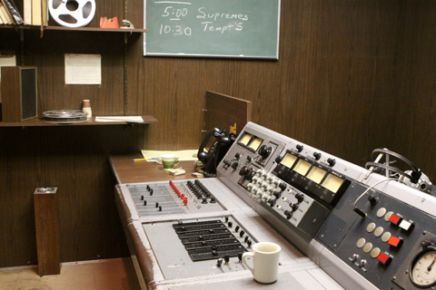 Control Room, com o equipamento original do Studio A