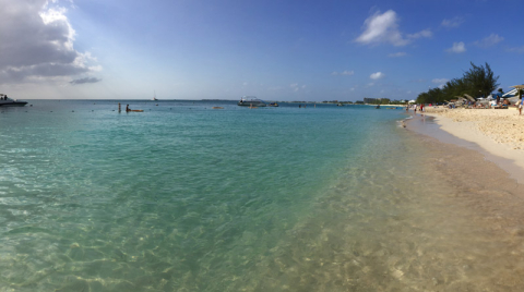 7 mile beach em Grand Cayman, na hora que a gente estava saindo! Maldade!