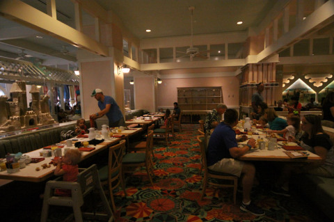 Interior do Cape May Cafe no Disney Beach Club Resort