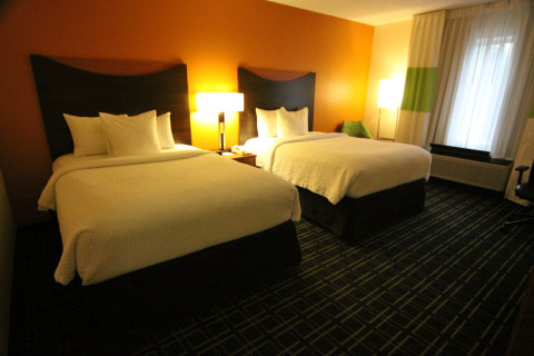 Nosso quarto no hotel Fairfield Inn em Jackson, Mississippi