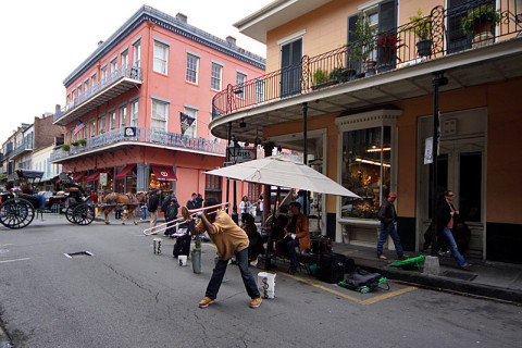 Música nas ruas do French Quarter em New Orleans