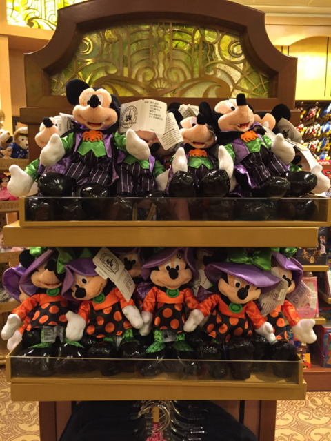 Mickey vampiro e Minnie bruxinha de pelúcia pro Halloween