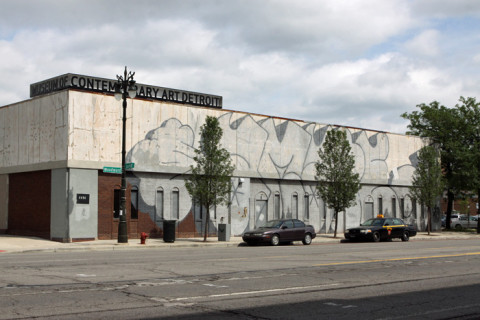 A fachada do Museum of Contemporary Art Detroit não foi pichada, e sim encomendada