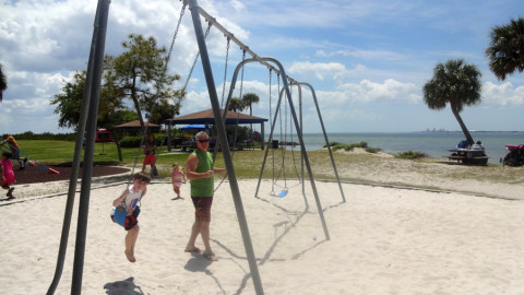 Playground em um dos muitos parques de Tampa