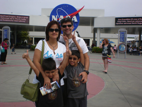 Família curtindo o Kennedy Space Center