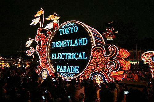 O desfile elétrico na Disneyland de Tóquio, 2006 - tão lindo quanto em Orlando