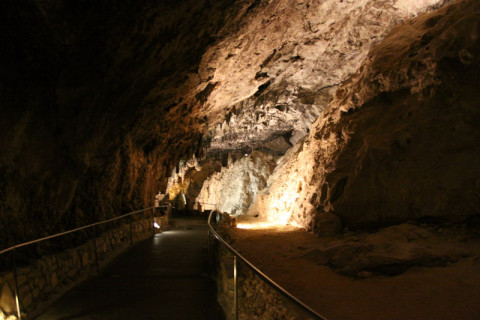 Trilha dentro da Carlsbad Cavern