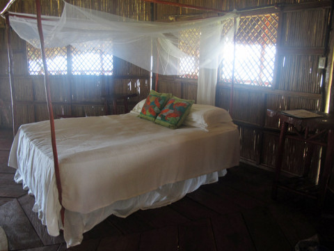 Dentro da nossa cabana no Yandup Lodge, em San Blás