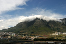 Table Mountain com nuvens