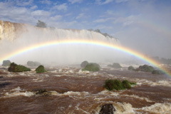 Arco-íris nas Cataratas do Iguaçu
