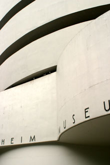 A parte externa do Guggenheim está precisando de uma reforma