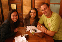 Eu, Melissa e Bruno no Nam Thai