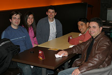 Com os amigos em uma pizzaria - esse pessoal trabalhou comigo e com o Gabe no projeto em que nós nos conhecemos em 2002