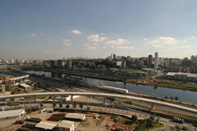 Gabe trabalhou do hotel no último dia em Sampa, porque tínhamos que ir pro aeroporto cedo