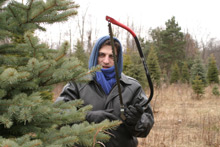 Gabe estava impaciente para escolher logo uma árvore e fugir do frio