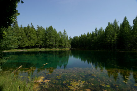 Não tem um pingo de photoshop nessa foto, a cor da água é essa mesma!