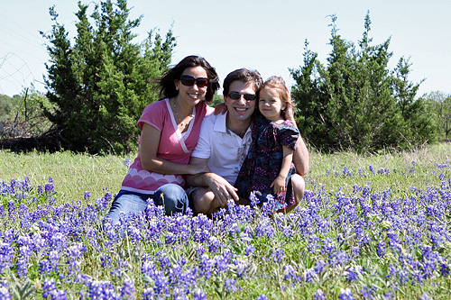 Eu, Julia e Gabe com as bluebonnets do Texas