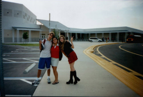 Fernando e amigas da High School