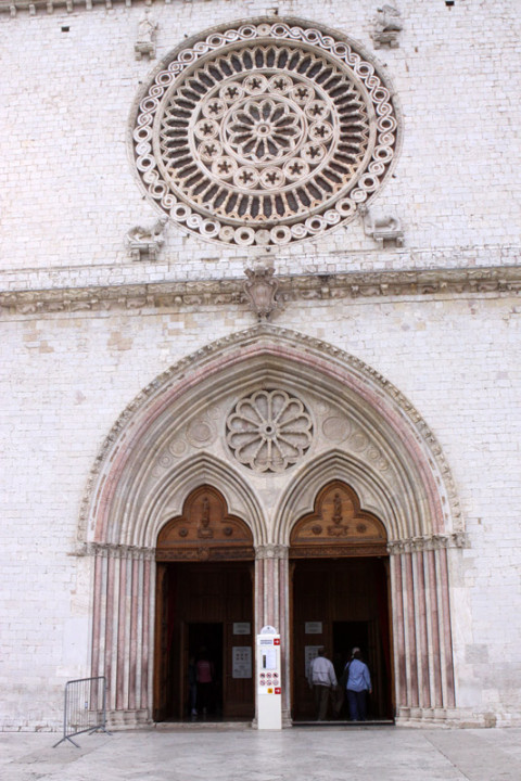 Entrada da Basílica de São Francisco, pena que não pode fotografar o interior