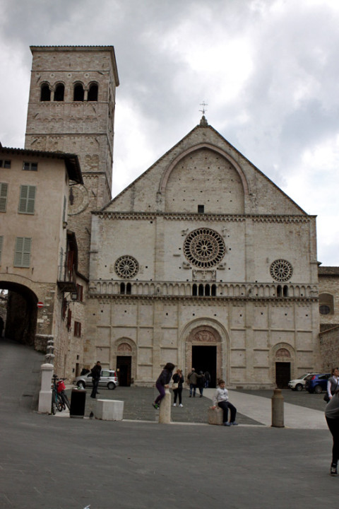 Duomo San Rufino, a Catedral de Assis (mas o que não falta é igreja nessa cidade)