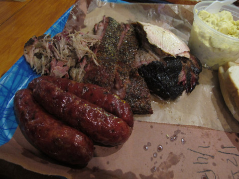 Meu pedido no Franklin Barbecue: um pouco de cada carne
