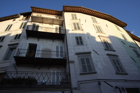 Adorei esses desenhos nos prédios