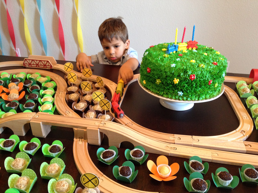 Festa De Aniversario Tema Trem | Compre Produtos