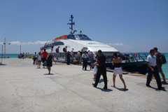 O barco que faz o passeio de Playa del Carmen a Cozumel
