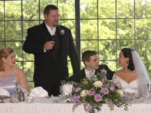 Patrick fazendo o discurso do padrinho no meu casamento
